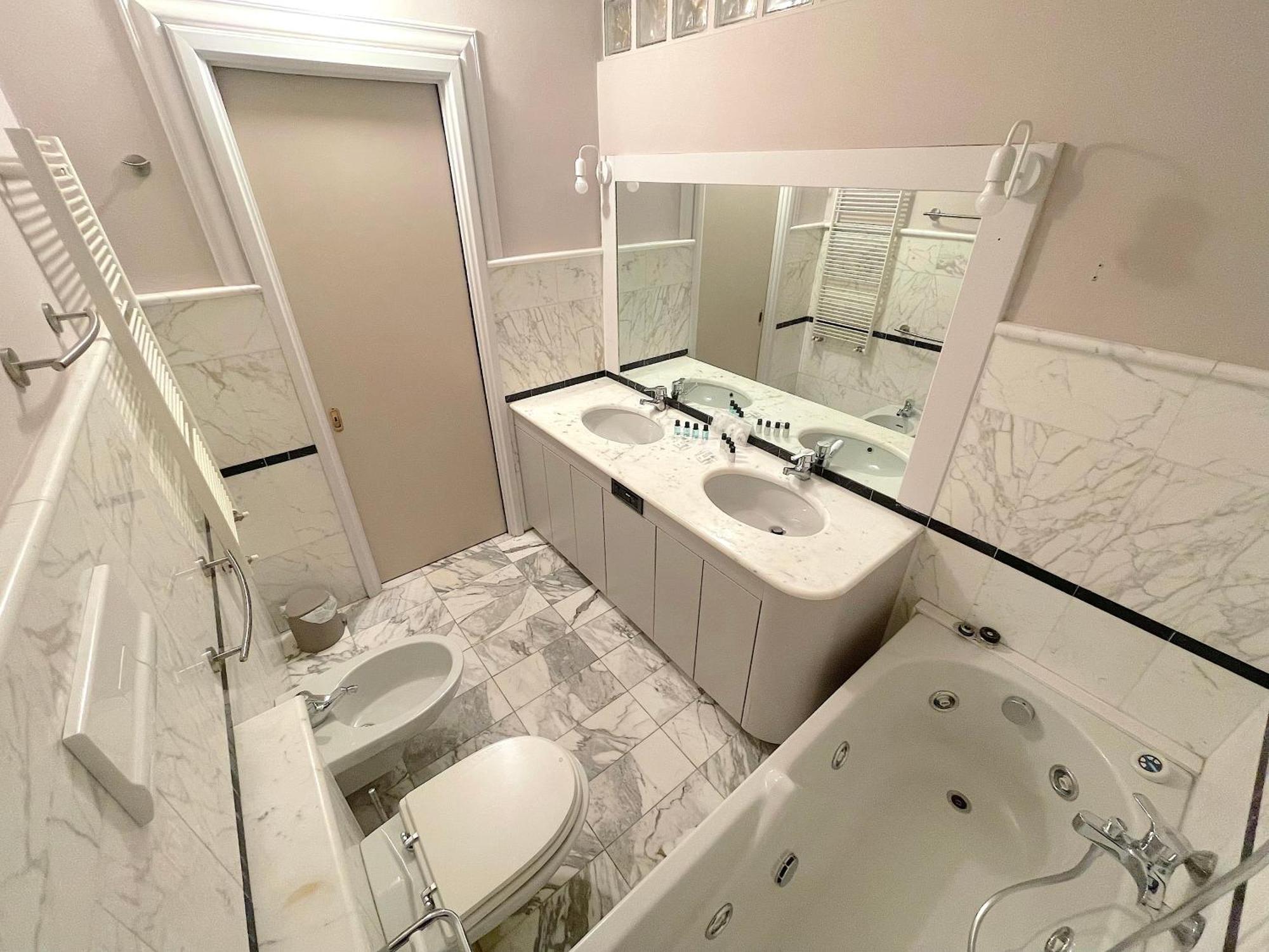 Best View Boutique Apartments 베르가모 외부 사진