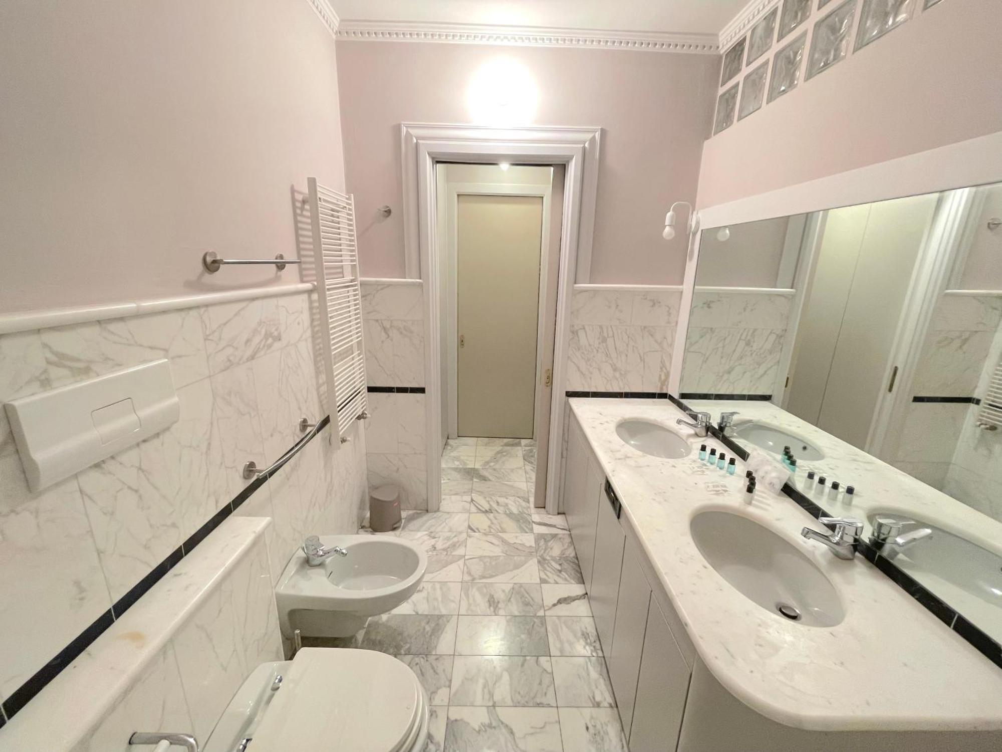 Best View Boutique Apartments 베르가모 외부 사진